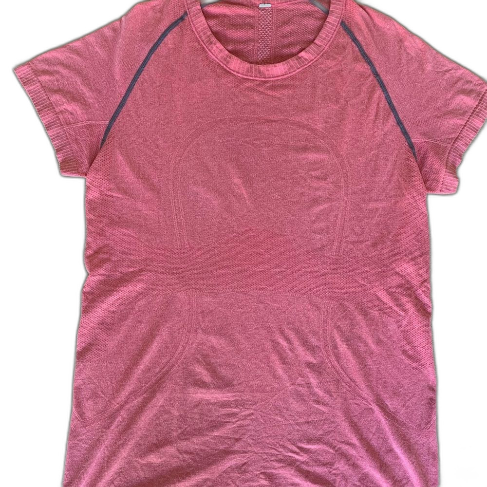 🧡 Lululemon Women's Coral Short Sleeve Top – Approx. Size 12 🧡